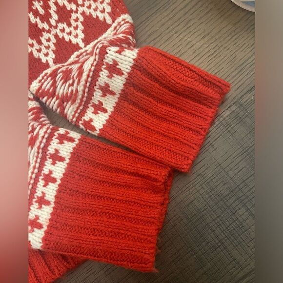 American Eagle Red and Cream Winter Holiday Sweater - Picture 4 of 8